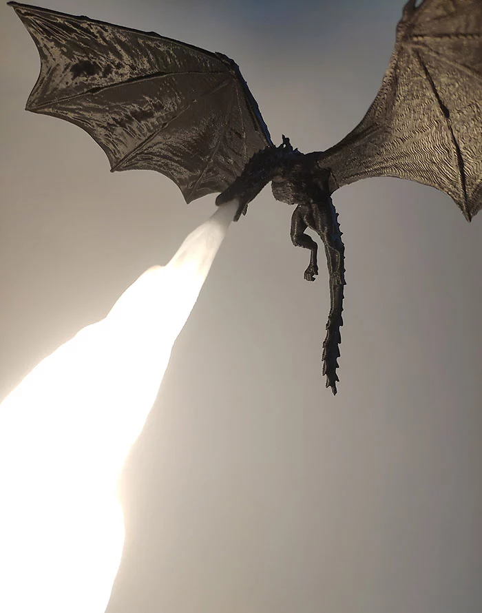 Someone Just Made An Epic ‘Game Of Thrones’ Lamp And Put It On Etsy