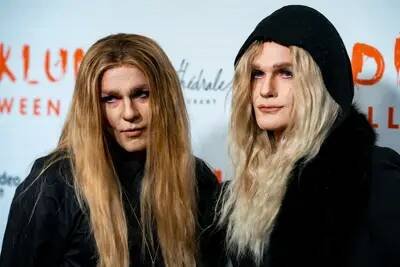 Neil Patrick And Husband David Burtka Dressed Up As Olsen Twins For ...